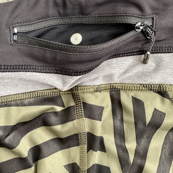 Lululemon patterned capri - Picture 3 of 4